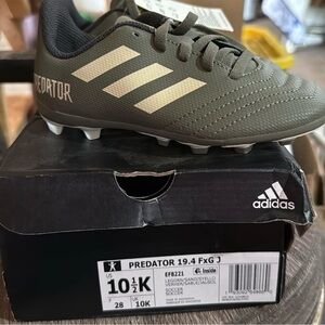 Adidas Predator Kids Sneakers - Olive and White